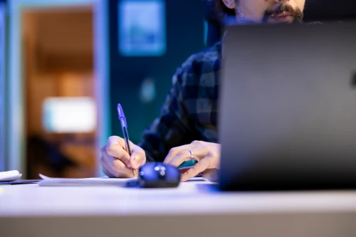 Cusos online e presencialmente